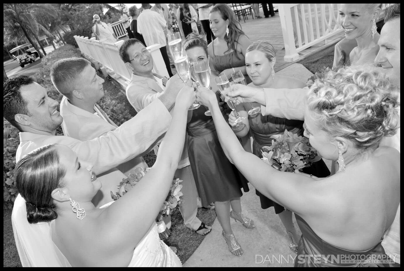 photojournalistic wedding photography